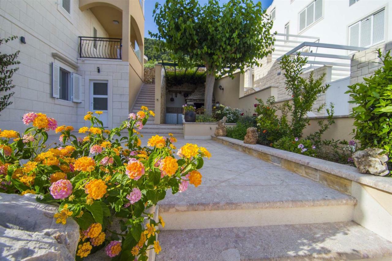 Villa Marina - Sea View Bol Exterior photo